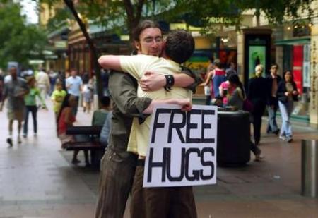 free-hugs-3